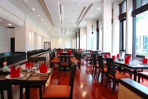 Restaurant(450x300).jpg